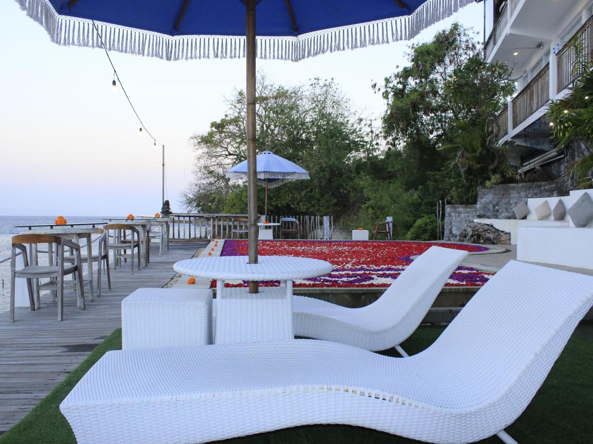 Suite Ocean Blue Batununggul Exterior photo