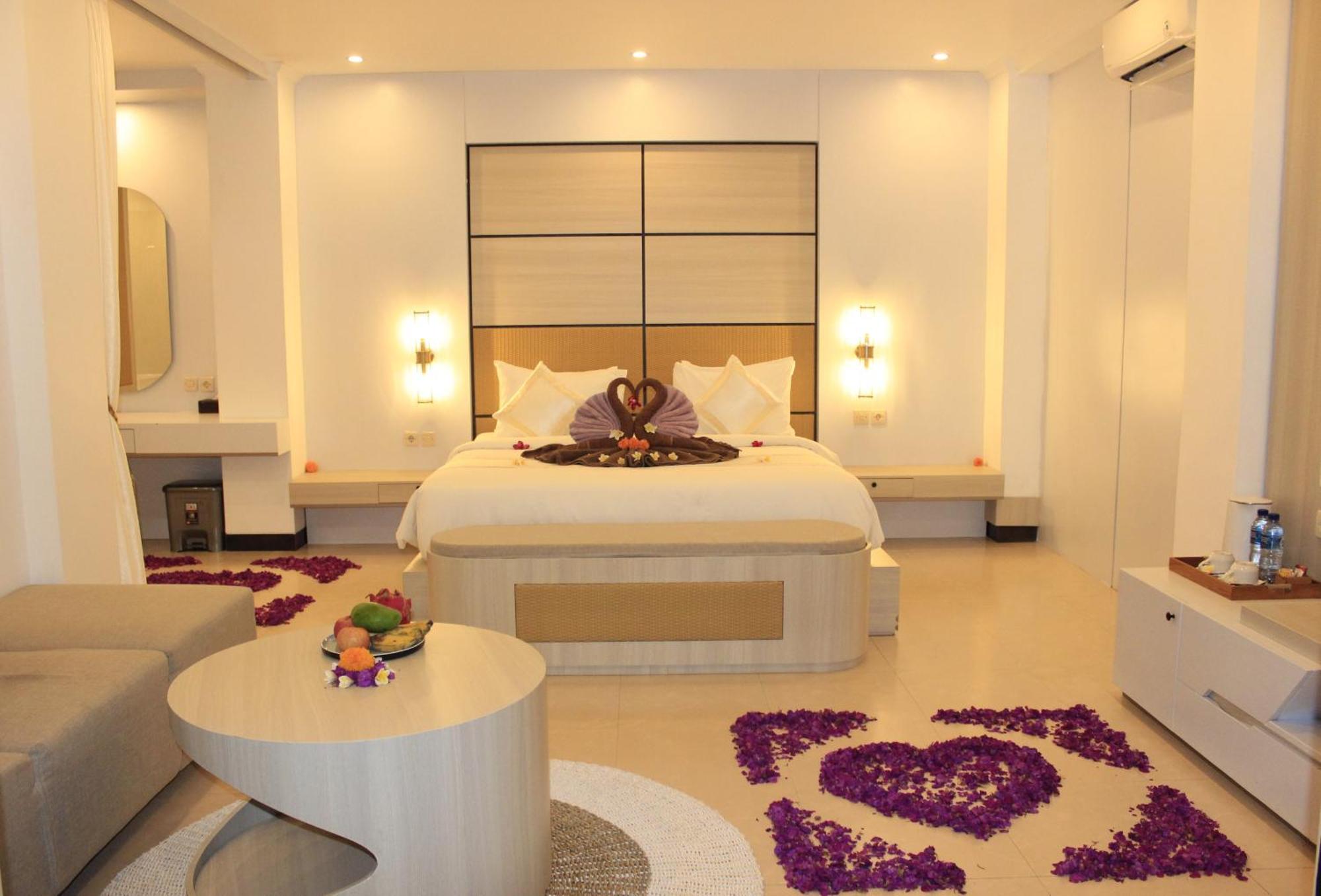 Suite Ocean Blue Batununggul Exterior photo