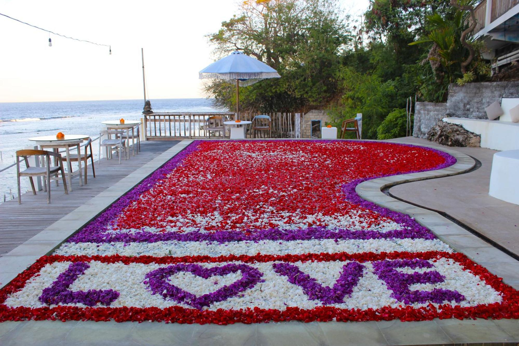 Suite Ocean Blue Batununggul Exterior photo